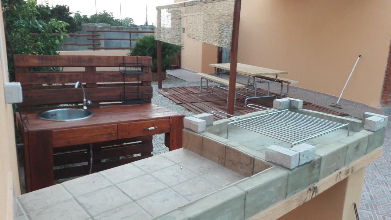 Casa Marina Lu Tuvaraggiu Casa Vacanze Sorso Exteriör bild